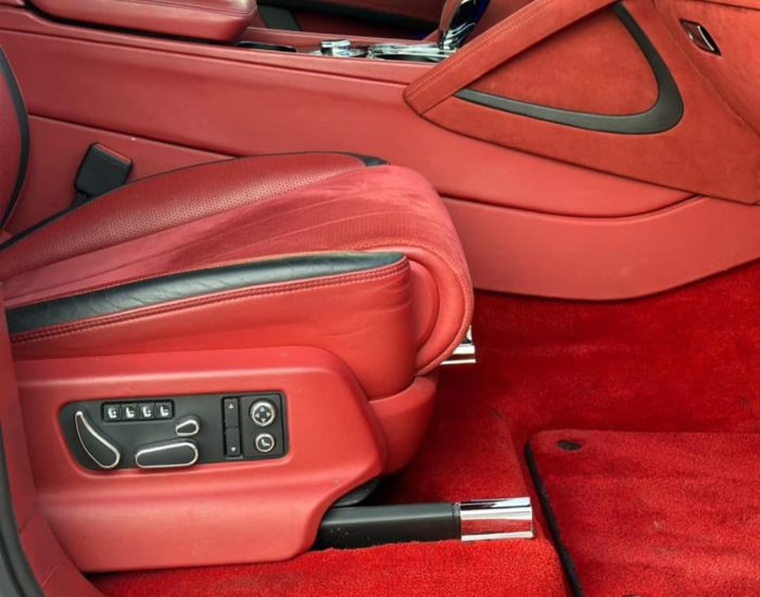 BENTLY BENTAYGA 2023 (14)