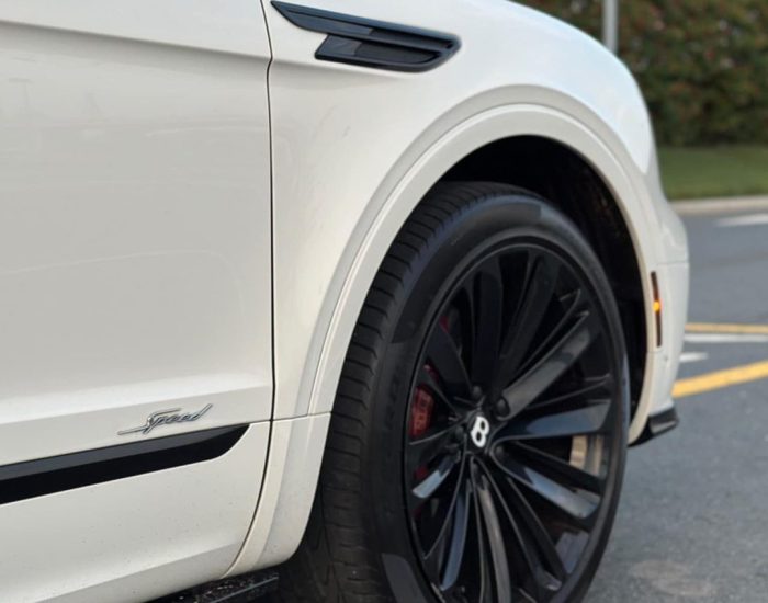 BENTLY BENTAYGA 2023 (16)