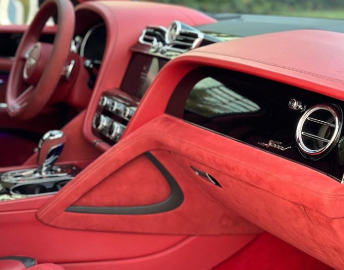 BENTLY BENTAYGA 2023 (8)