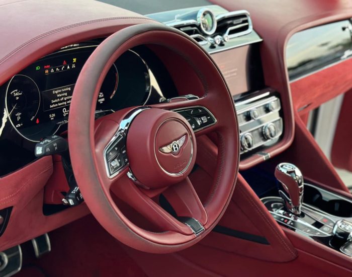 Bently Bentayga 2023 (10)