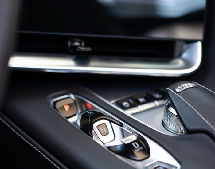 CORVETTE C8 2023 yellow (8)