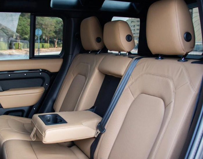 LAND ROVER DEFENDER 2025 (9)