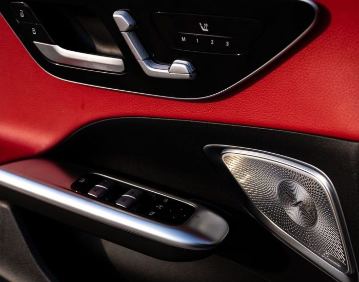 MERCEDES BENZ C200 2024 (3)