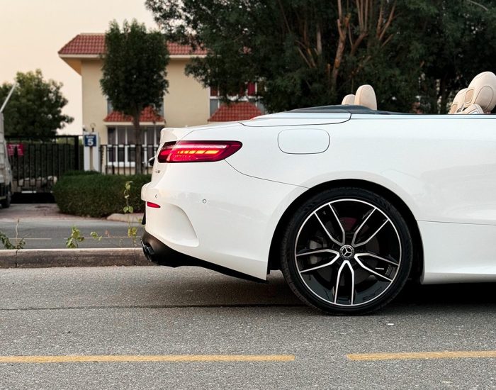 MERCEDES BENZ E450 2023 (8)